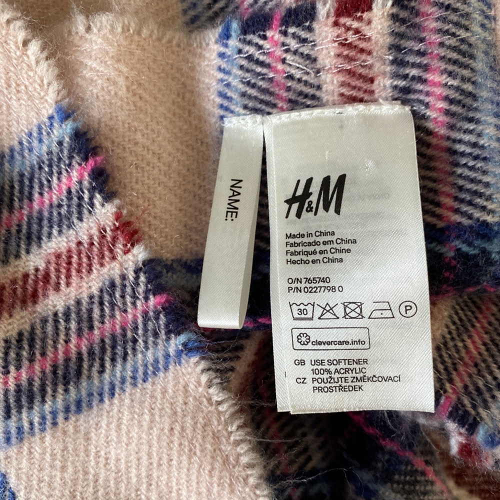H & M Infinity Scarf - Picture 2 of 16